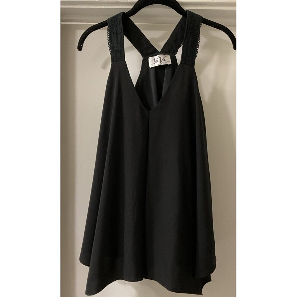 VaVa by Joy Han Black Flowy Racer Back Tank Blouse S